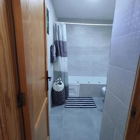 3 Private - 3 Privadas Shared Duplex Gara With Private Pool Проживание в семье