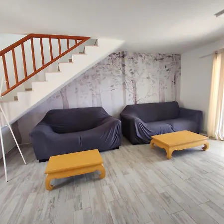 3 Private - 3 Privadas Shared Duplex Gara With Private Pool Проживание в семье