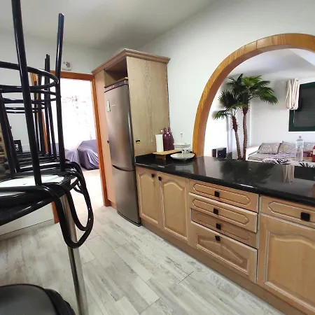 3 Private - 3 Privadas Shared Duplex Gara With Private Pool Проживание в семье